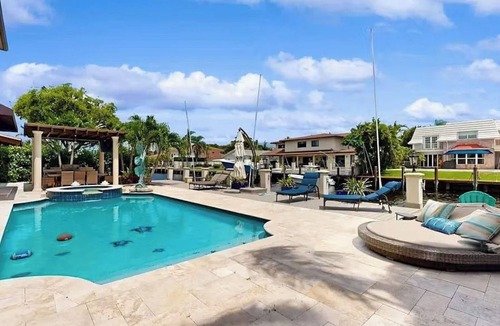 East Fort Lauderdale House | 5BR Waterfront Villa | Pool, Spa & Outdoor Dining