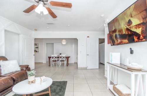 Tampa House | 6 Bedroom BUCS AIRPORT MALL BEACH WIFI