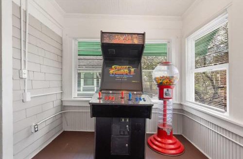 Kansas City House | 6 BedroomsarcadeNearHwyWestportdwntwn Plaza