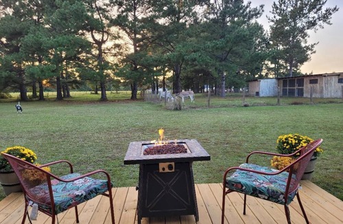Loris House | 6 golf courses within 20 minutes, 30 foot camper with deck, firepit & BBQ