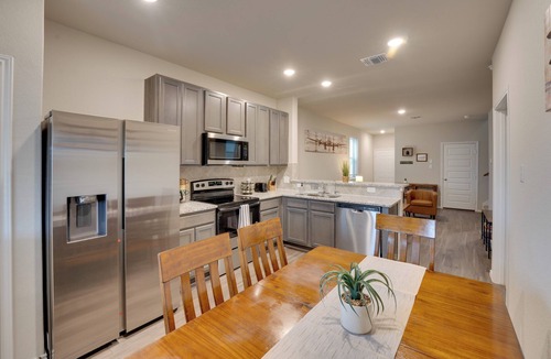 West San Antonio House | 6 Mi to Lackland AFB: Hot Tub, Pool & Game Room!