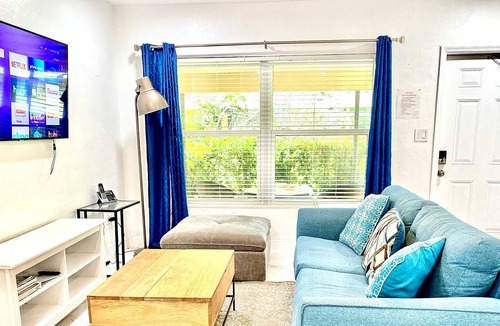 Victoria Park Apartment | 630A FLL Private Apt.- 1.5 mi to Beach & Las Olas