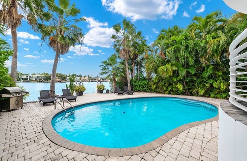 Downtown Miami Villa | 6BR/4.5 BTH Waterfront Paradise
