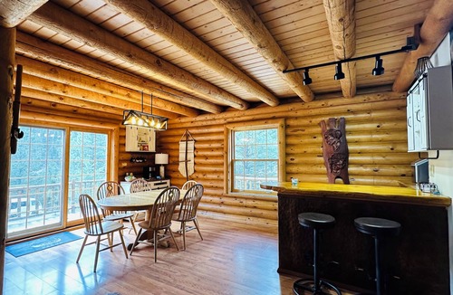 Tererro Cabin | 6BR, 4 BTH, 3 story, Mountain Lodge, Sleeps 14, Across From Pecos River, WiFi