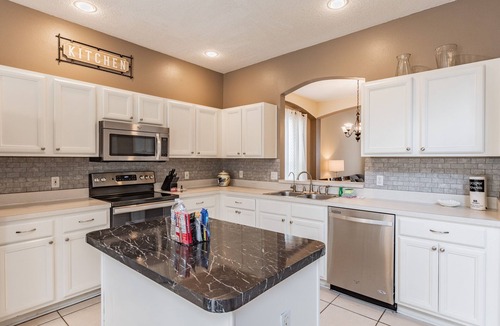 Lake Berkley House | 7 Br/4.5 BA Pool