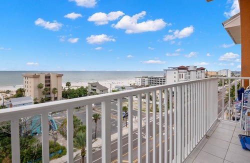 Madeira Beach Condo | 71 m² Condo ∙ 2 bedrooms ∙ 6 guests