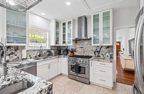 Grandview Heights House | 7BR Resort w/Heated Pool! .5 miles from Downtown!