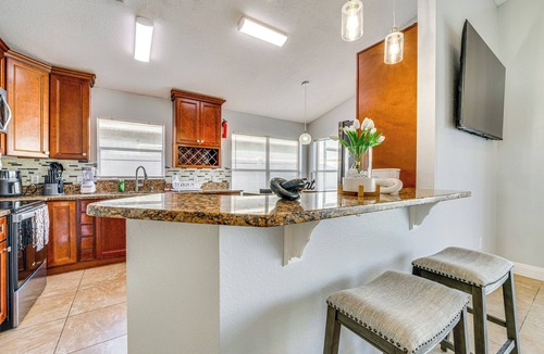 Eagle Pointe South House | 8 Mi to Disney Parks: Poolside Paradise!