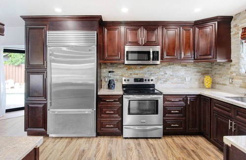 Pompano Beach House | 8 Mins to Beach Front Promenade-Pool-King Bed-BBQ-Games