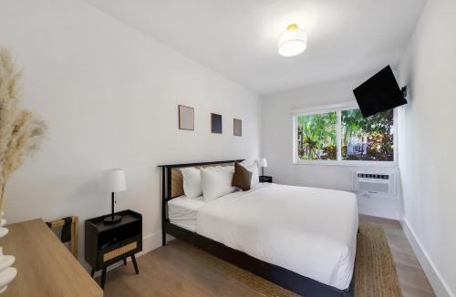 North Beach Apartment | 8040 Harding Apts