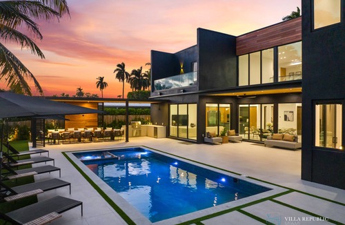 North Miami Beach Villa | 8BR Villa Sapphire