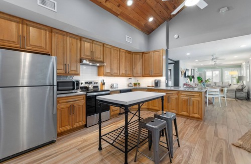 Downtown Historic District House | 9 Sevilla St. - Heart of Downtown First Floor Flat - Pet Friendly!