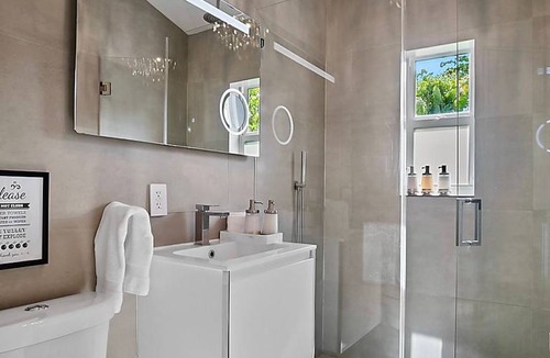 South Middle River House | 93 m² House ∙ 2 bedrooms ∙ 4 guests