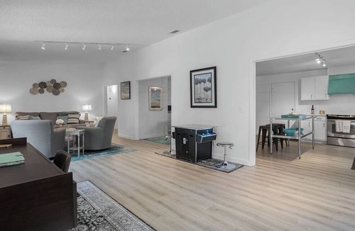 Tavares House | A Boaters Paradise on the Dora Canal in Central Florida