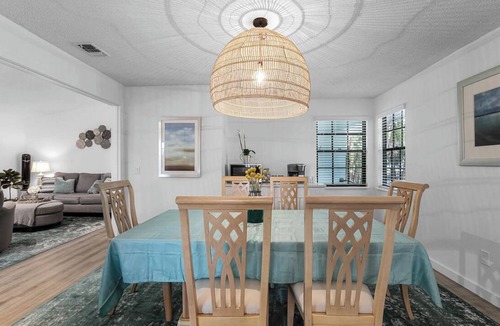 Tavares House | A Boaters Paradise on the Dora Canal in Central Florida