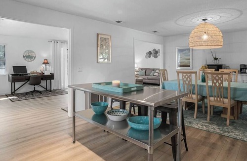 Tavares House | A Boaters Paradise on the Dora Canal in Central Florida