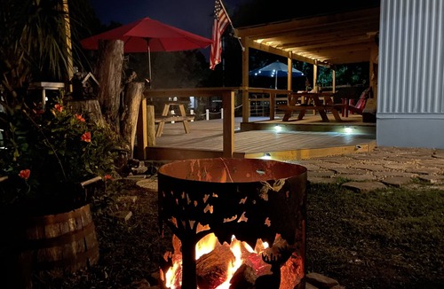Crystal River House | “ A Fisherman’s Paradise Waterfront Retreat with World-Class Fishing”