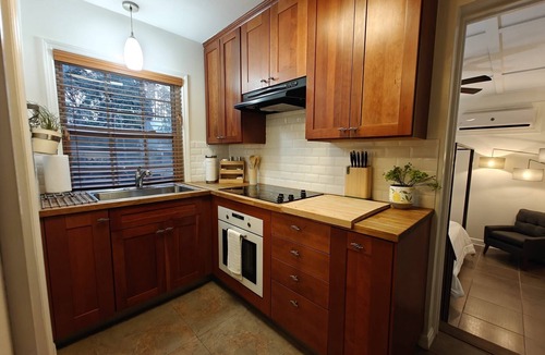 Lake Magdalene Apartment | A forest in the city