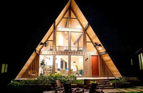 New Braunfels Ski Chalet | A-Frame Elegance: Embrace Open-Concept Living and Hill Country Vistas in TX