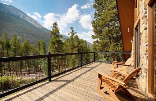 Twin Lakes House | A Frame Escape - Highway 82 in Twin Lakes, CO