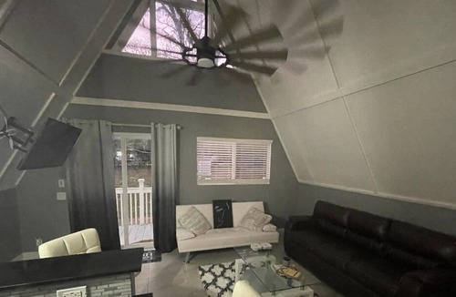 Homosassa Cottage | A-frame house, 10 mins from Homosassa river, fits 6 people!