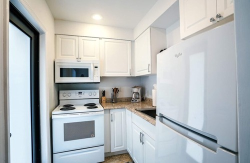 Hendricks and Venice Isles House | A lg 1bed Off Las Olas on the water free kayaks