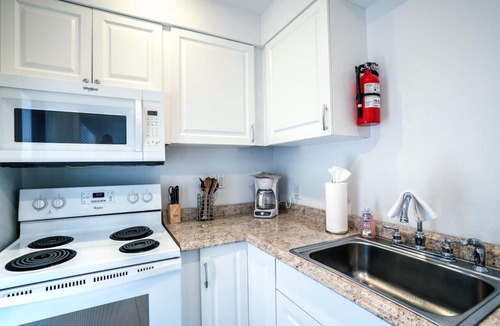 Hendricks and Venice Isles House | A lg 1bed Off Las Olas on the water free kayaks