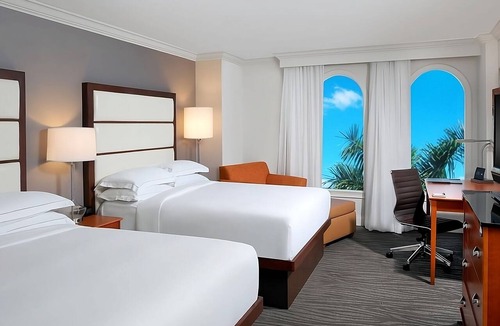 Park Shore Hotel | A Memorable Stay Awaits You Here! Outdoor Swimming Pool, Free Parking!
