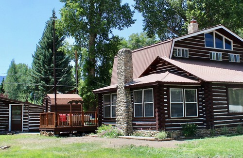 Buena Vista Cabin | A Pleasant Cabin in the Heart of BV! STR21-013