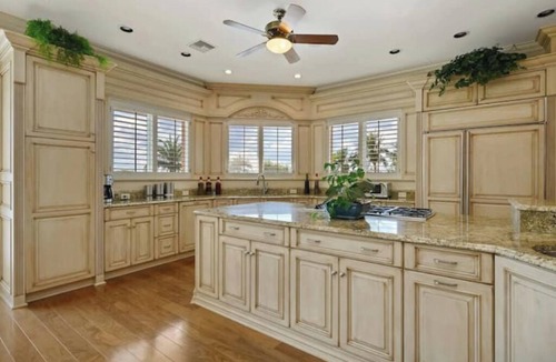 Auburndale House | A serene lake side estate