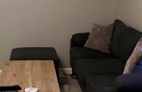 Melbourne Apartment | A sleek, fully equipped apartment offering the perfect blend of work & leisure.