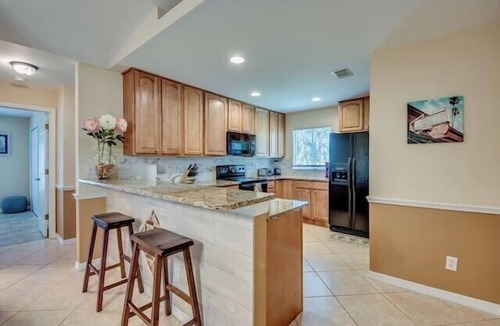 Diplomat Villa | A spacious 3-bedroom retreat in sunny Cape Coral.