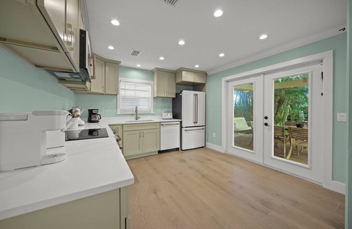 Anna Maria House | A Time Out: *Quaint Cottage *Heated Pool *Across the street from the Bay!
