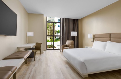 Redevelopment Area Hotel | AC Hotel by Marriott Naples 5th Avenue
