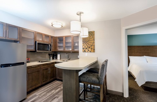 Hollywood Apartment | Accessible 2BR Suite w/Free Breakfast | Near FLL!