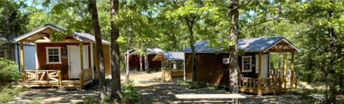 Board Camp House | Accessible Cabin Escape with Cozy Woodland Charm in Mena, Arkansas