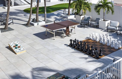 Galt Mile Apartment | Accessible King Getaway in Fort Lauderdale