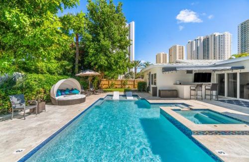Singer Island House | Across from Beach- 3 Master Suites, Heated Pool & Spa, Tanning Ledge, Golden Tee - by Maven Vacation Rentals