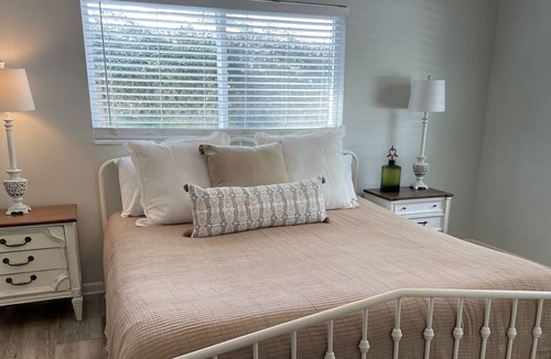 Vilano Beach Cottage | Adorable Beach Haus, walk to the beach and intercoastal.