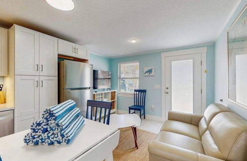 Holmes Beach Villa | Adorable beachfront villa rental in a great location with Gulf access right outside