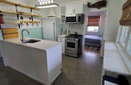 Vero Beach House | Adorable house with a large private back yard in sunny Vero Beach