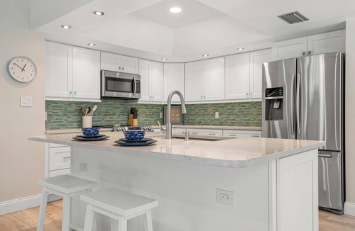 Palma Sola House | ⚓ Agave Sun! Modern, tropical pool home just off Anna Maria Island!⚓