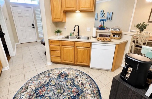 Edelweiss House | Aggie Victory Bungalow-ENTERTAINMENT built in-TWO KINGS-BUNK ROOM-Sleeps 8-10