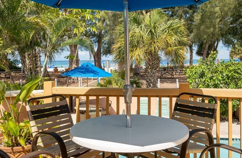 Holmes Beach Condo | Alamanda Villas 2 Beach Side Condo With Heated Pool
