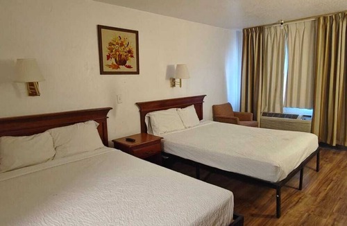 Trumbull Village Hotel | Albuquerque Inn Near Airport I 40