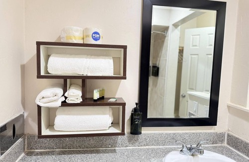Pecos Hotel | Alien Residence Inn