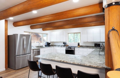 Red River House | Almost Heaven - Newly Built! - In Town - On the River - WiFi - Grill - Mountain