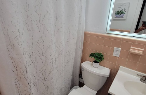 Ojus House | Amazing 1-bedroom Suite with AC in vibrant Miami