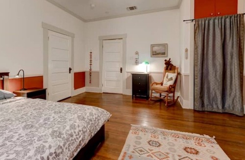 Hyde Park House | Amazing and Unique Spacious 3bd in Hyde Park