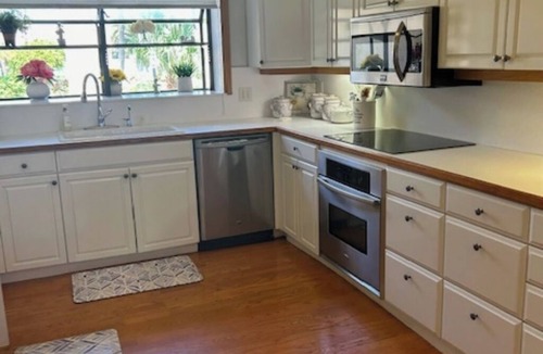 Lighthouse Point House | Amazing Lighthouse Point Water Front Home - Pool - Close to Beach